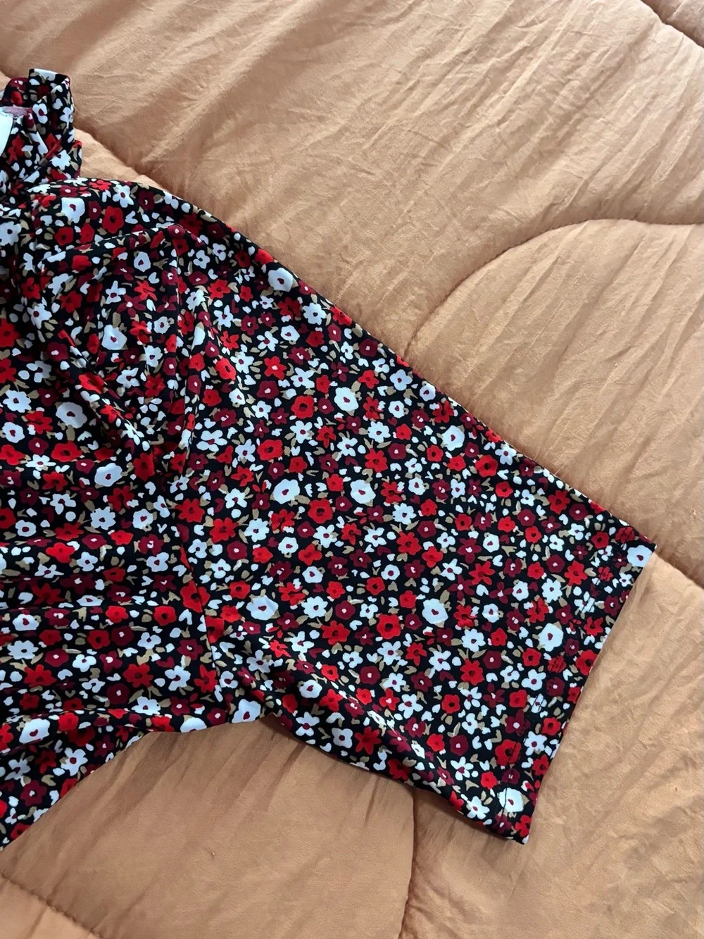 Anne Klein Red and White Floral Short-Sleeve Top